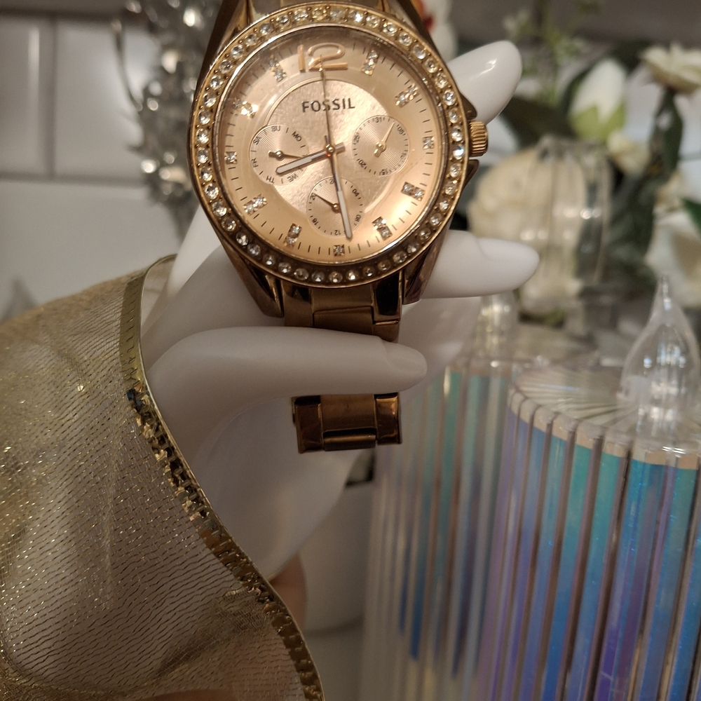 Fossil Riley Women's Rose Gold Watch - Picture 2 of 10